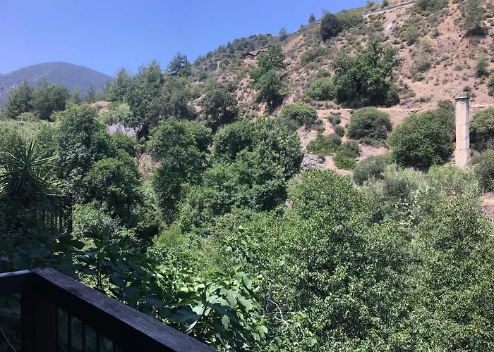 Linos Inn